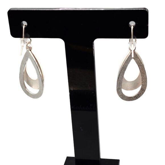 Layered Teardrop Pierced Earrings Gray Textured Silver Smooth Color Tone Dangle - Picture 2 of 6